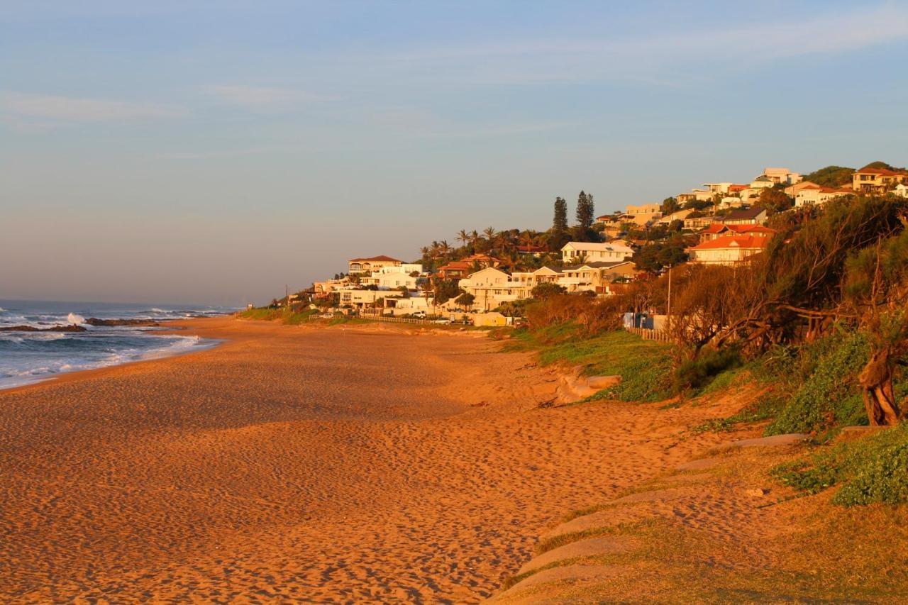 511 Umdloti Resort Beachfront 1Bed Self Catering Apartment Sea View Bagian luar foto